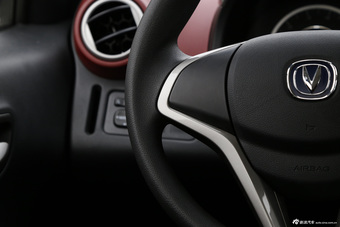 2015款奔奔1.4L手动豪华型国5