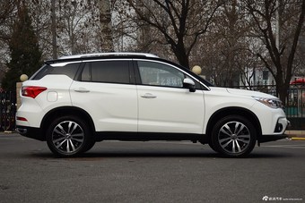 2016款传祺GS4 1.5T自动豪华版235T G-DCT