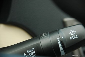 东南2013款V5菱致1.5L手动标准型CNG