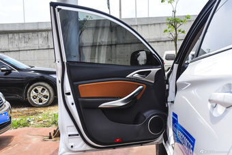 2016款比亚迪宋2.0TID自动旗舰型