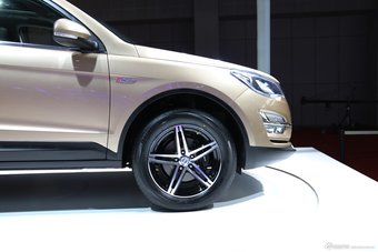 2015上海车展：众泰大迈X5