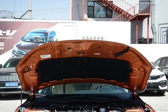 2016款思域1.5T自动220TURBO尊贵版