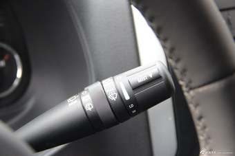 2014款指南者2.0L自动两驱豪华版