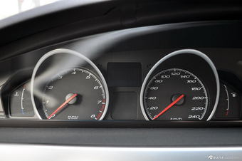 2014款MG6 1.8L掀背自动驾值版