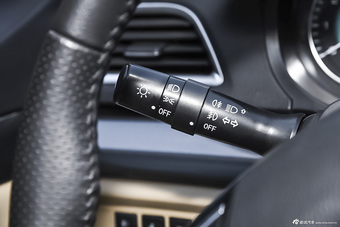 2015款长城C30 1.5L自动舒适型