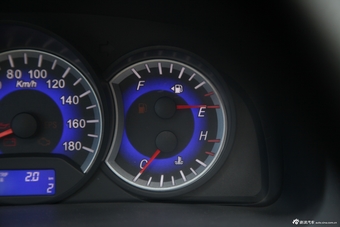 2013款北斗星X5 1.4L手动VVT巡航型