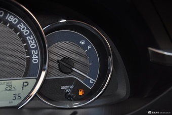 2015款雷凌1.6E CVT新锐版