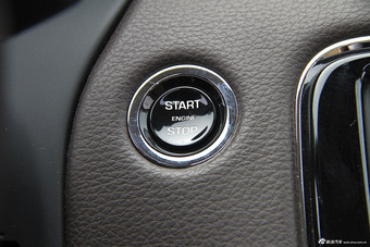 2015款捷豹XJL 2.0T两驱典雅商务版