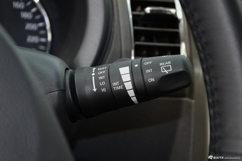 2016款风度MX6 2.0L自动两驱卓越版