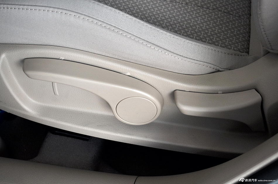 2013款奔腾B50 1.6L手动舒适型