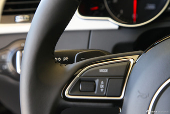 2016款改款奥迪A5 2.0T自动cabriolet 45TFSI进取型