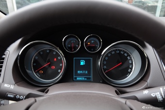 2015款君威2.0L自动领先时尚型