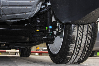 2013款雪铁龙C4L 1.6THP自动劲智版