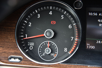 2015款迈腾2.0TSI尊贵型