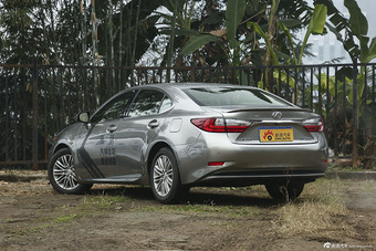 2015款雷克萨斯ES 2.0L自动200精英版
