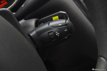 2015款东风标致3008 2.0L手动经典版