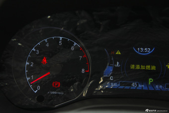 2016款比亚迪宋2.0TID自动尊贵型