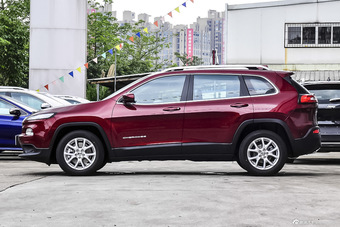 2016款自由光2.4L自动领先版