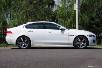 2015款捷豹XE R-SPORT 2.0 i4 Ti (200PS)