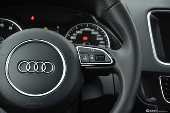 2014款奥迪Q5 45TFSI quattro运动型