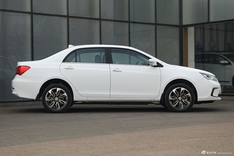 2016款比亚迪秦EV300尊荣型