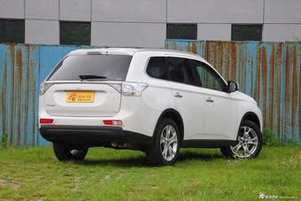 2014款欧蓝德 2.4L四驱豪华超值版5座