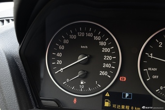 2016款宝马1系118i 1.5T自动都市设计套装