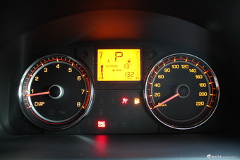 2014款柯兰多2.0L 汽油两驱自动豪华导航版到店实拍