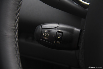 2015款东风标致3008 2.0L自动潮流版