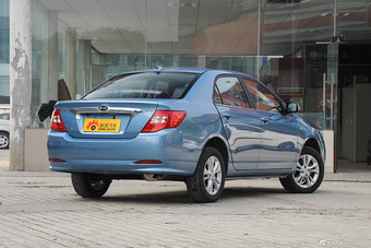 2015款比亚迪全新F3节能版1.5L手动尊贵型