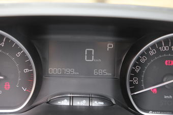 2016款标致2008 1.2THP自动领航版