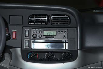 2011款金杯海狮2.0L豪华型