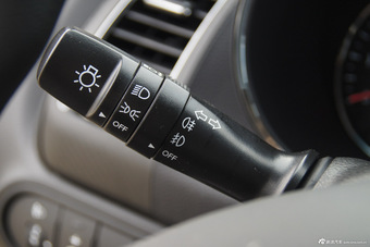 2015款起亚K3 1.6L自动GL