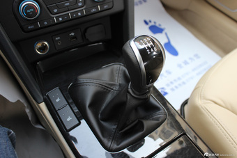 2014款海马M8 2.0L手动舒适型