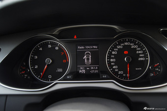 2016款奥迪A4L 3.0T自动45TFSI quattro个性运动版