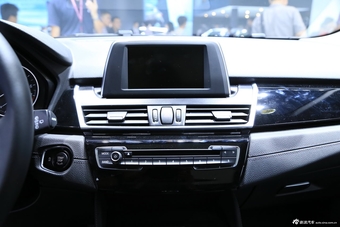 宝马2系运动旅行车