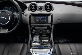 2016款捷豹XJL 2.0T自动两驱典雅商务版