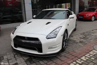 2014款日产GT-R