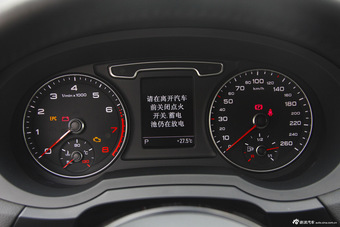 2015款奥迪Q3 2.0T自动35TFSI quattro 3百万纪念版进享型