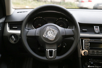 2015款宝来质惠版1.6L自动时尚型