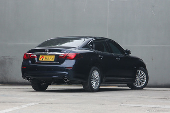 2015款英菲尼迪Q70L 2.5L豪华版