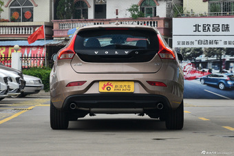 2016款沃尔沃V40 2.0T自动 T4 智雅版