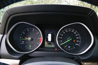 2016年北京BJ80 2.3T手动尊贵版