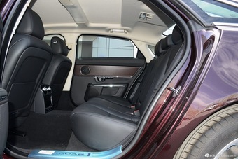 2016款捷豹XJL 2.0T自动两驱典雅商务版