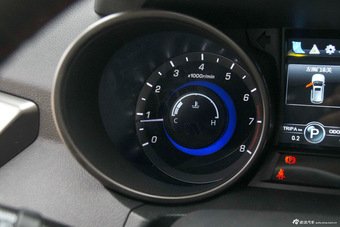 2016款CS75 1.8T 自动尊贵版国4