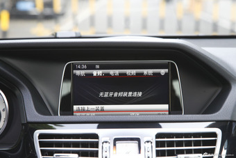 2015款奔驰E260L 2.0T自动豪华型运动轿车