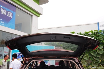 2015款宝骏560 1.8L手动精英型