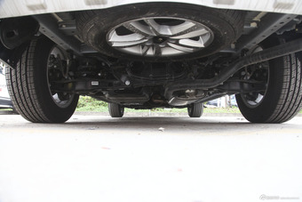 2015款改款野马T70 1.8TCVT优雅型