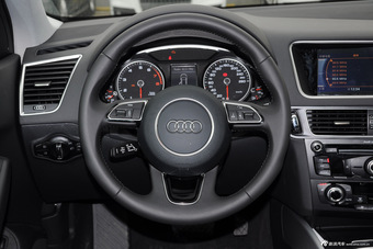 2016款奥迪Q5 2.0T自动40TFSI 技术型