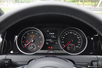 2015款高尔夫1.4TSI手动R-Line